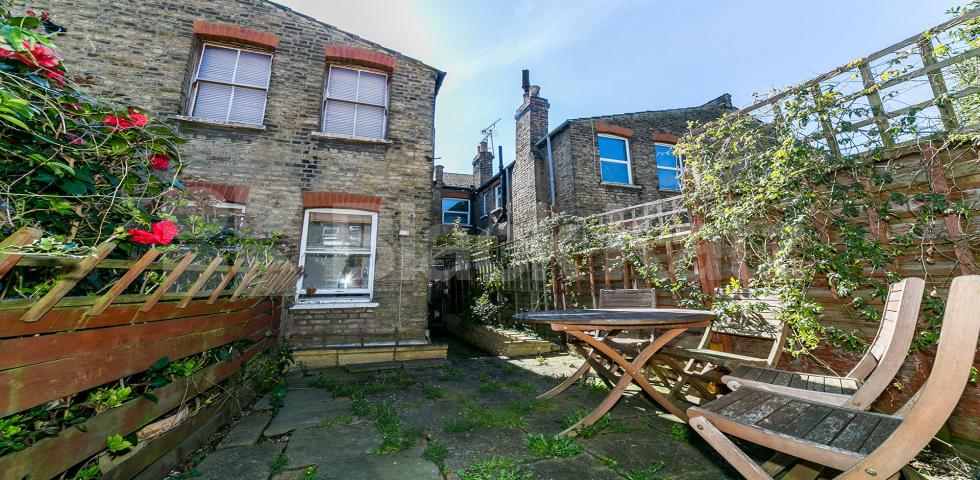 			GARDEN FLAT!, 2 Bedroom, 1 bath, 1 reception Ground Floor Flat			 Hawthorn Road, Crouch End